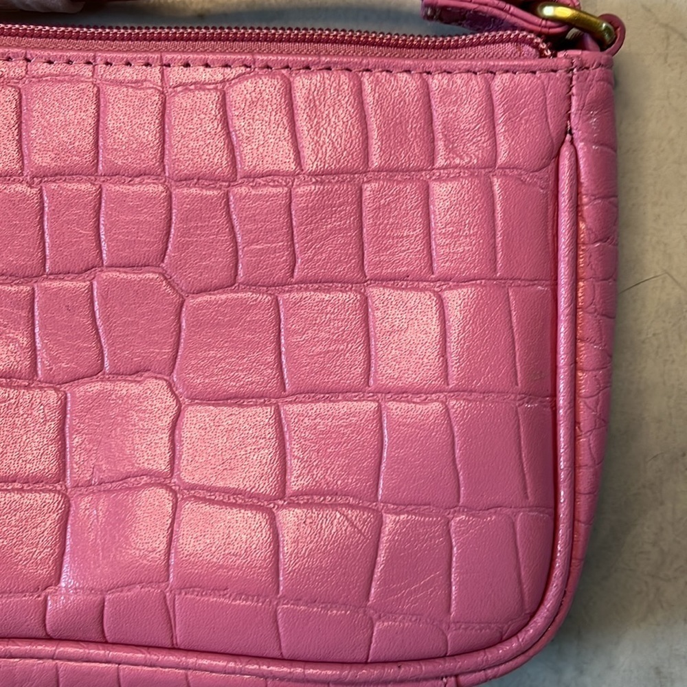 Zara Assots Genuine Leather CrocPatterned NWT shoulder bag Pink/ Gold hardware - Picture 7 of 14
